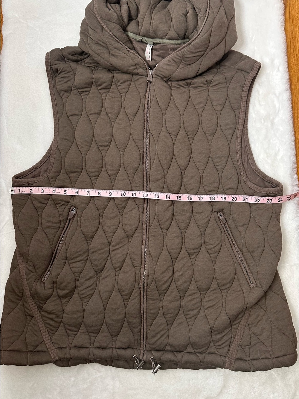 Free People Dream Big Quilted Hooded Zip-Front Vest in Taupe Size XL - Picture 5 of 6